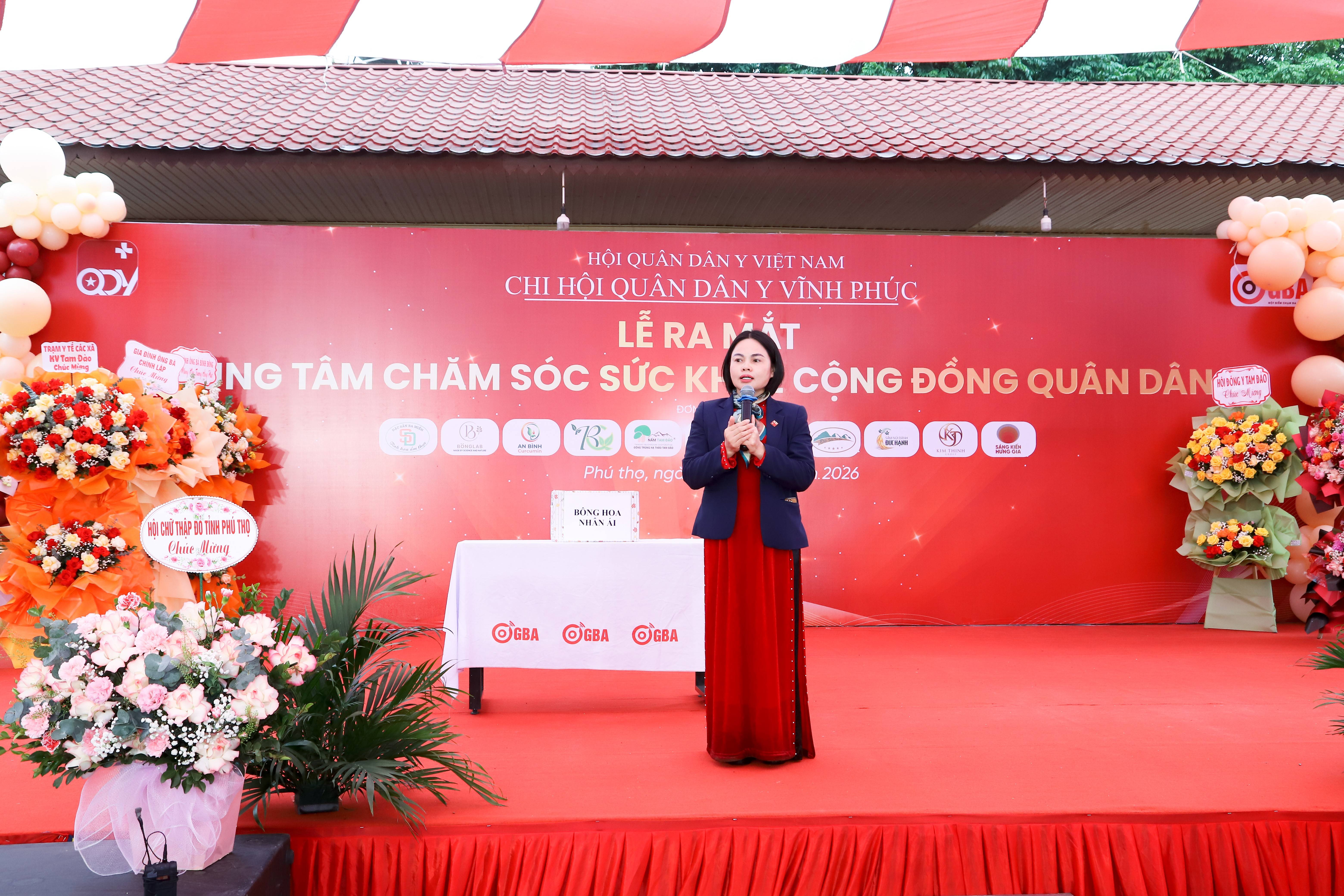 Bà Nguyễn Thị Lụa - Cán bộ phụ trách rung tâm Chăm sóc sức khỏe cộng đồng Quân Dân y 