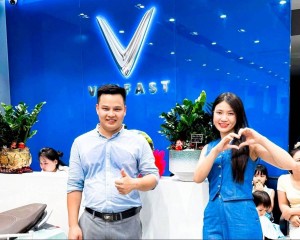 Doanh thu gần 100 tỷ đồng/năm, chủ chuỗi showroom tiết lộ lý do khách tin tưởng xe điện VinFast