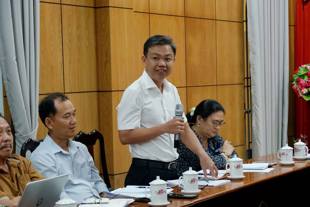 Đại diện Sở Xây dựng tỉnh Tây Ninh cung cấp thông tin đến báo chí tại cuộc họp giao ban báo chí. (Ảnh: Uyển Nhi)