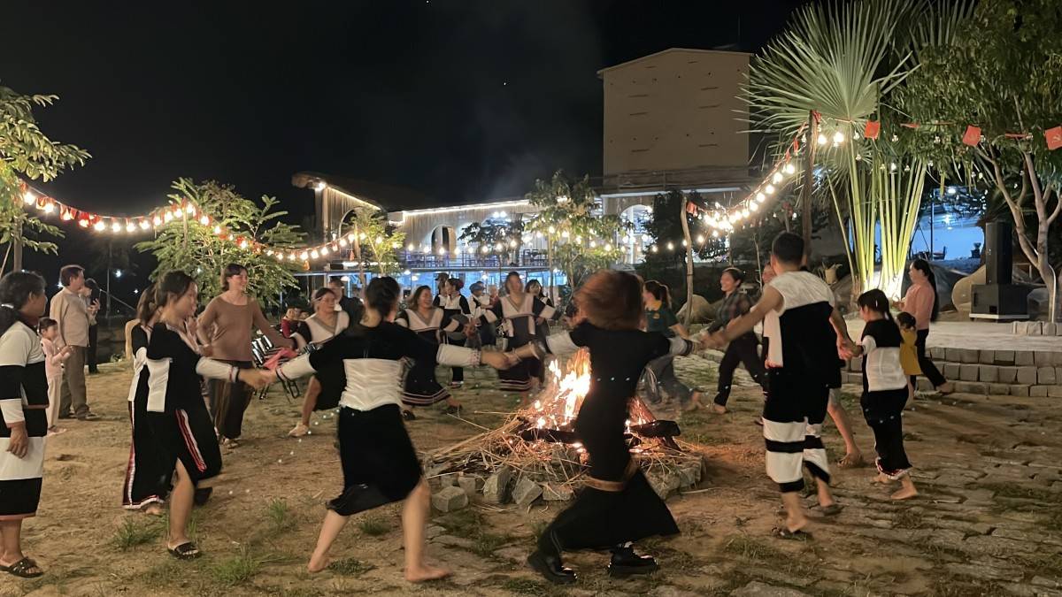 Sản Việt Farm: Khó và dễ khi đưa văn hóa bản địa vào du lịch xanh, tuần hoàn của gã nhiếp ảnh gia