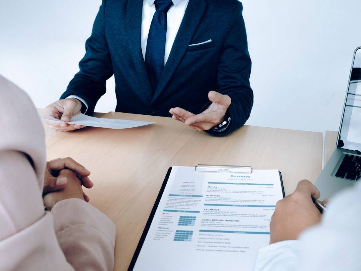 Nhiều ngành “khát” nhân lực cấp cao, lương vượt 100 triệu đồng/tháng