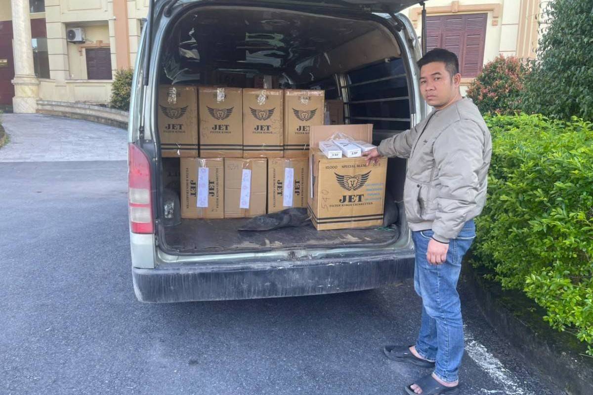 Quảng Trị: Bắt giữ đối tượng vận chuyển số lượng lớn thuốc lá nhập lậu dịp cận Tết