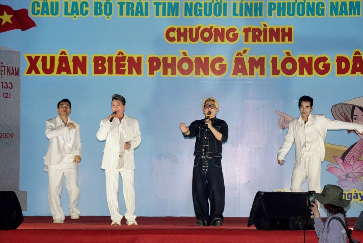 ca sĩ Vũ Hà, đặc biệt là ca sĩ Đàm Vĩnh Hưng