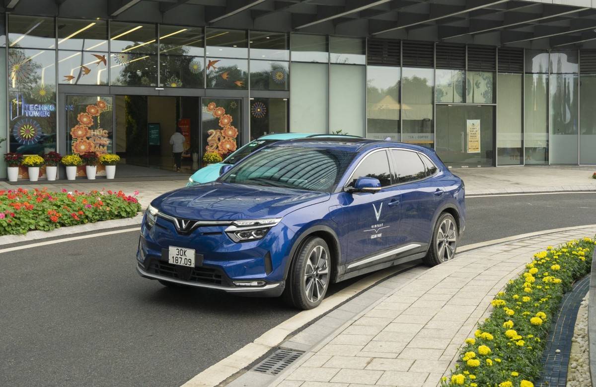 Mua VinFast VF 8 chơi Tết, du Xuân, nhận cơ hội “mua xe - trúng xe”