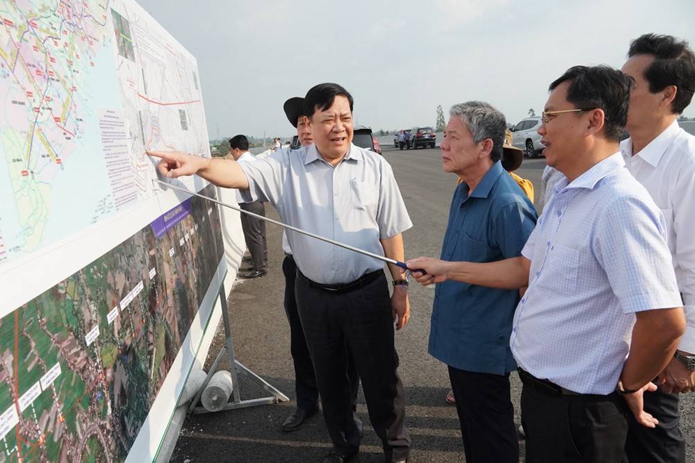 Lãnh đạo tỉnh khảo sát tiến độ Dự án đường bộ cao tốc Cao Lãnh – An Hữu, giai đoạn 1