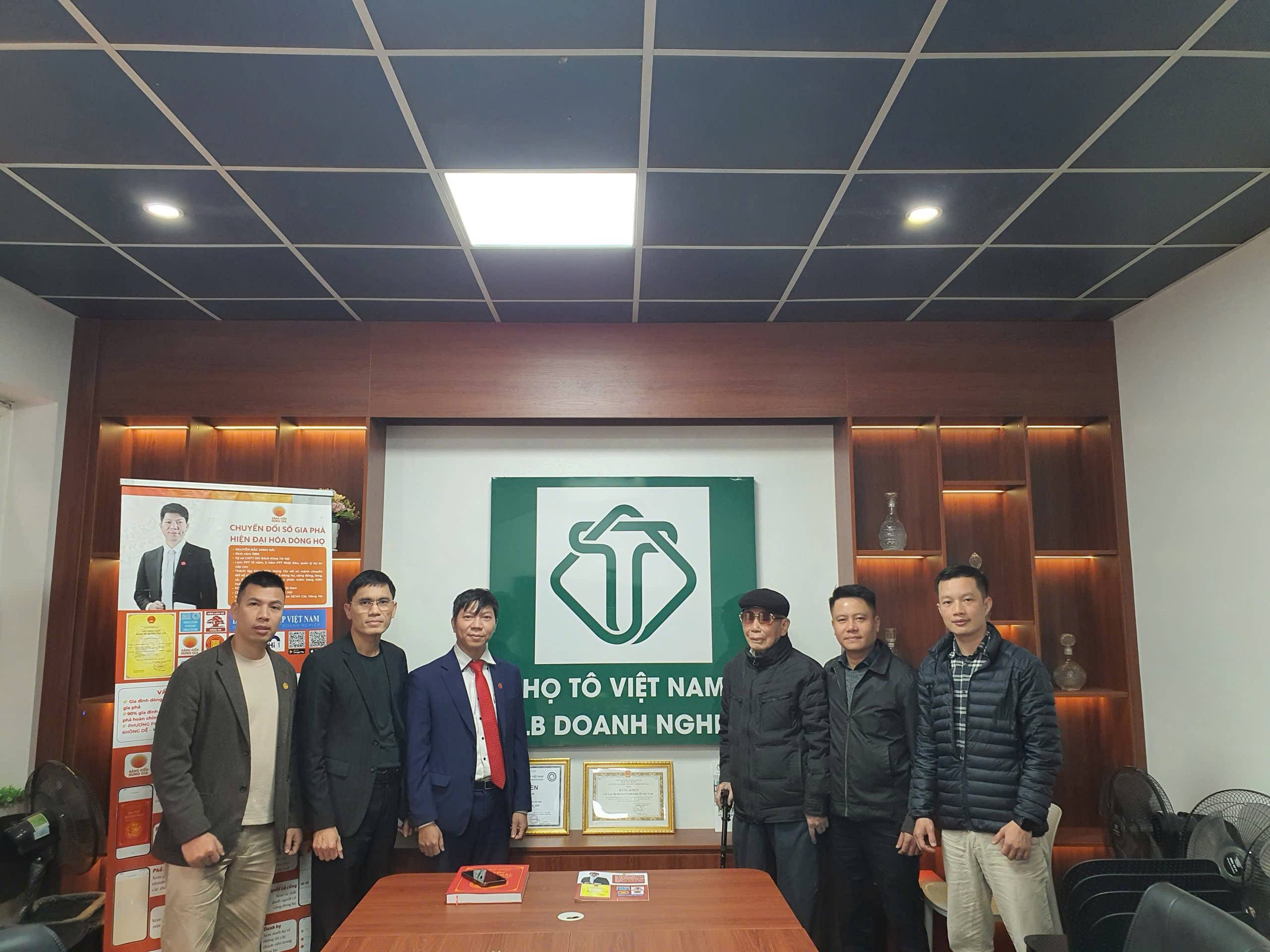 Ký kết hợp tác chuyển đổi số gia phả họ Tô: Mô hình kết hợp công nghệ và cộng đồng doanh nghiệp