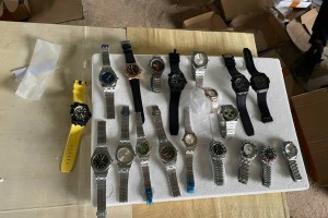 Hải quan ngăn chặn lô hàng quá cảnh nghi xâm phạm quyền sở hữu trí tuệ