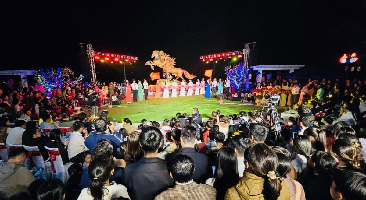 Quảng Trị: Điểm nhấn văn hóa ven sông Thạch Hãn dịp Tết Bính Ngọ