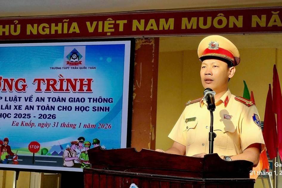 Đắk Lắk: Hơn 1.100 học sinh được tuyên truyền pháp luật về trật tự an toàn giao thông và hướng dẫn kỹ năng lái xe an toàn