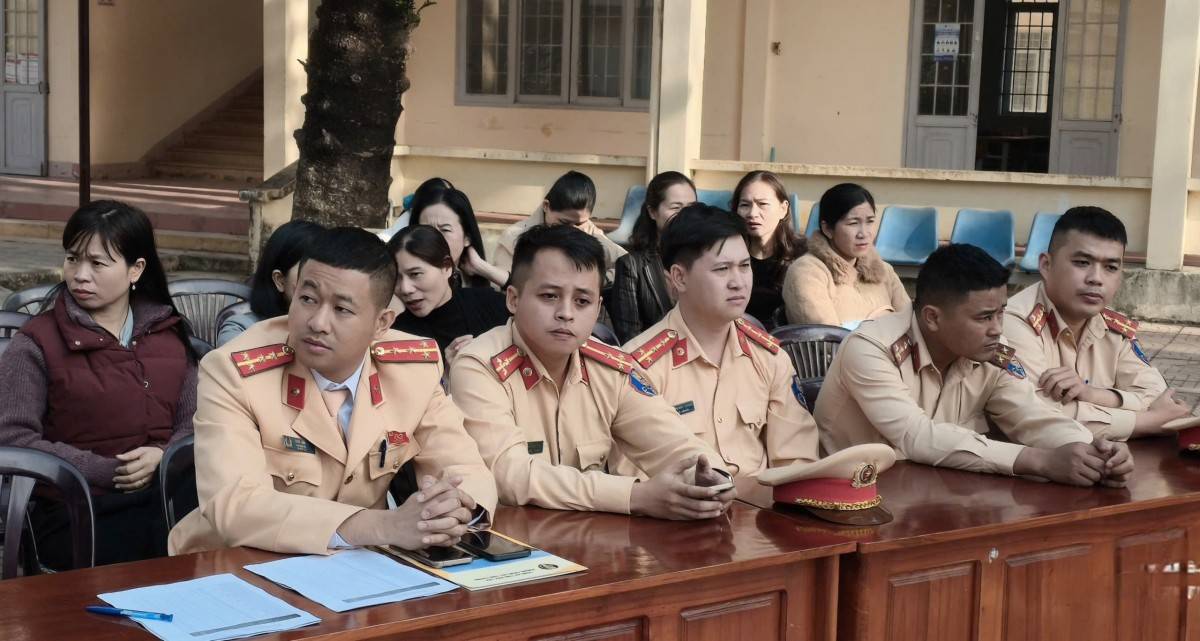 Các đại biểu tham dự buổi tuyên truyền.