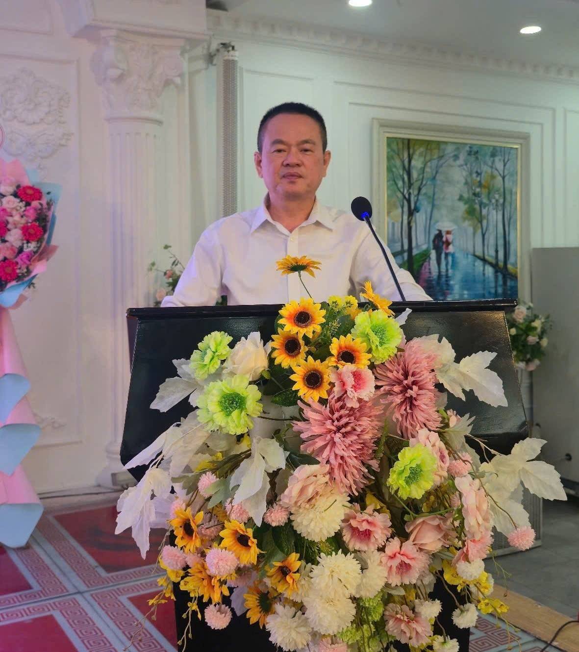 Ông Nguyễn Tiến Hanh, Phó Chủ tịch TT CLB Doanh nhân họ Nguyễn VN, chủ tịch CLB Doanh nhân họ Nguyễn Hải Phòng phát biểu khai mạc hội nghị