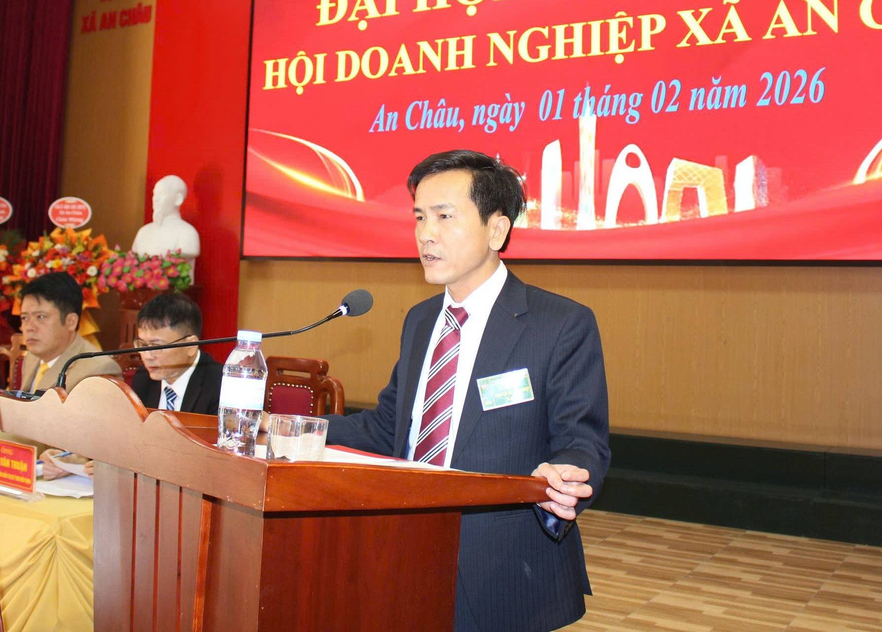 Ông Đậu Ngọc Long - Chủ tịch UBND xã An Châu phát biểu chỉ đạo Đại hội thành lập Hội Doanh nghiệp xã