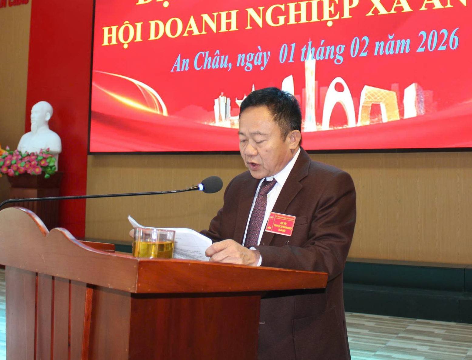 Ông Phạm Ngọc Thắng - Chủ tịch Hội Doanh nghiệp xã An Châu phát biểu nhận nhiệm vụ