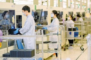 Ưu đãi thuế, vốn và nhân lực: Công nghệ cao thành trụ cột tăng trưởng mới