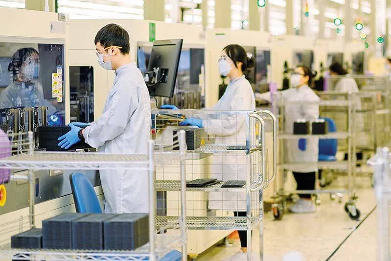 Ưu đãi thuế, vốn và nhân lực: Công nghệ cao thành trụ cột tăng trưởng mới