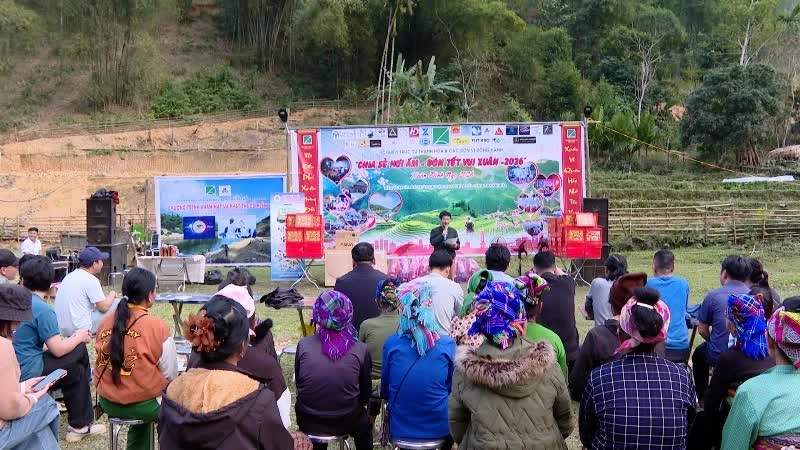 Thanh Hóa: Rộn ràng mang Xuân sớm đến với người nghèo, hộ chính sách và đồng bào dân tộc nơi biên cương