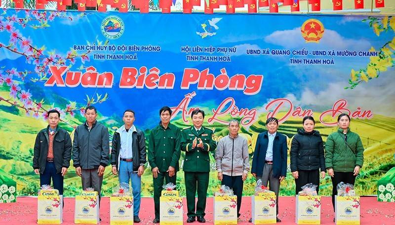 Thanh Hóa: Rộn ràng mang Xuân sớm đến với người nghèo, hộ chính sách và đồng bào dân tộc nơi biên cương
