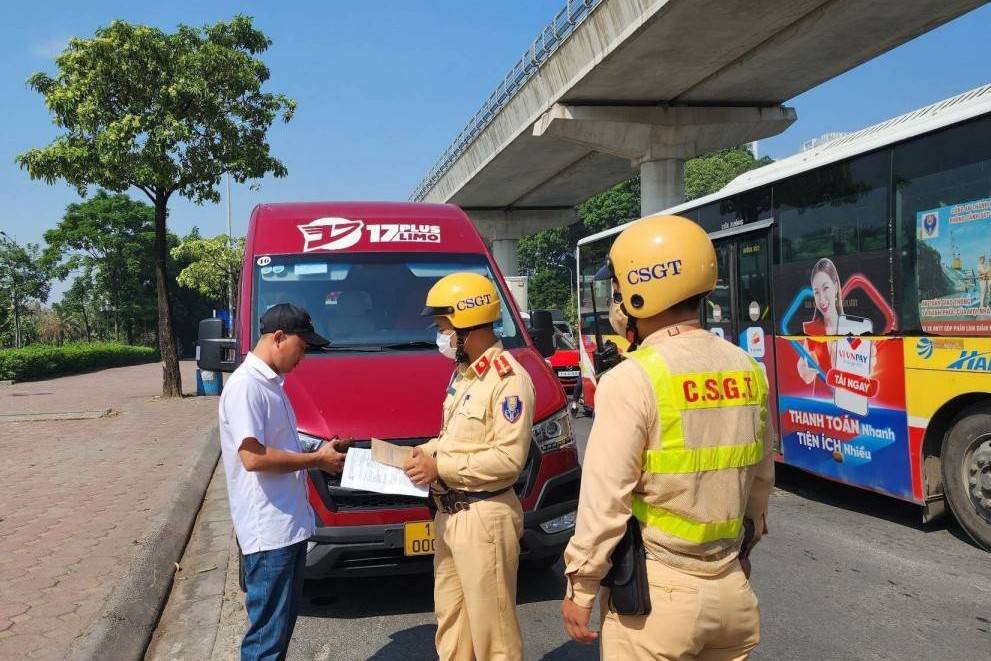 Không có chuyện phạt người quay video CSGT khi đang làm nhiệm vụ