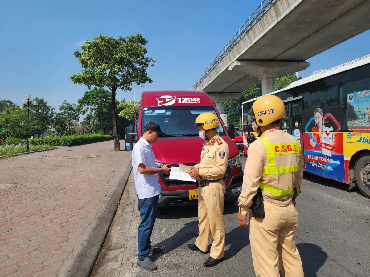 Không có chuyện phạt người quay video CSGT khi đang làm nhiệm vụ