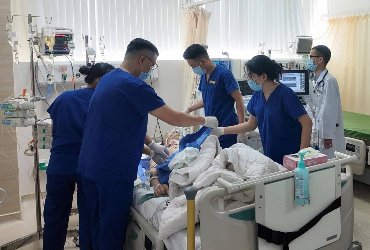 Vinmec Nha Trang cứu bệnh nhân nước ngoài cao tuổi sốc tim, nguy cơ đột tử cận kề