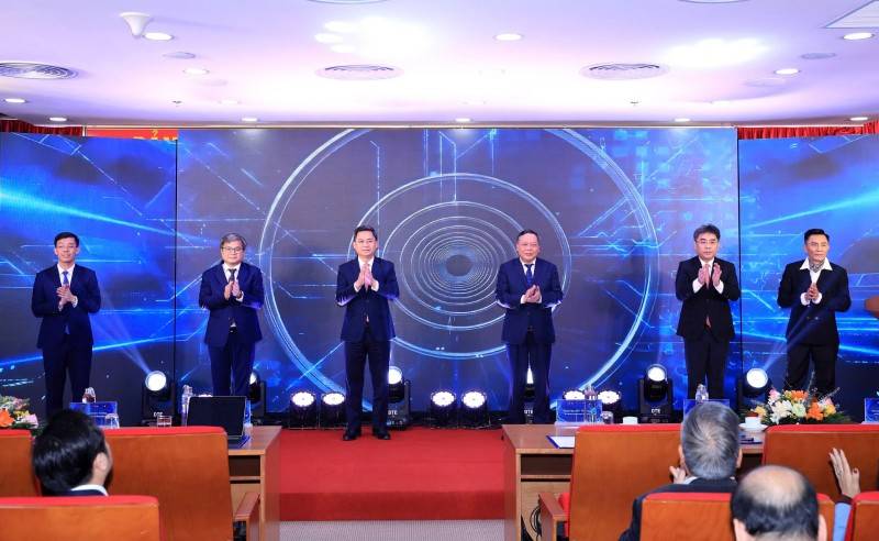 Hà Nội ra mắt sàn giao dịch công nghệ và “chợ” chuyển đổi số