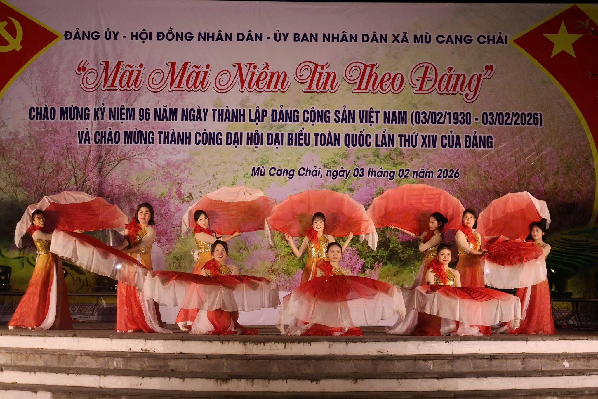 “Mãi mãi niềm tin theo Đảng”. Chương trình thu hút sự quan tâm, theo dõi của đông đảo cán bộ, đảng viên, lực lượng vũ trang và Nhân dân các dân tộc trên địa bàn xã. 