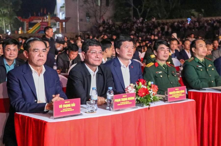 Lãnh đạo tỉnh Nghệ An tham dự Chương trìnhSắc Xuân vùng cao - Ấm tình đồng bào”