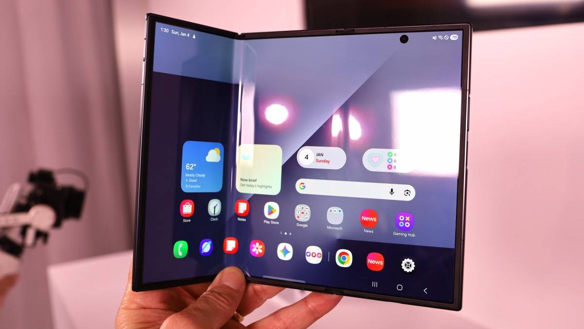 Vì sao Galaxy Z TriFold “cháy hàng” trong vài phút?