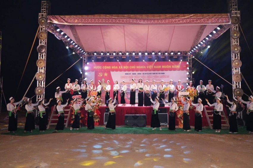 Các tiết mục văn nghệ mang đậm bản sắc văn hóa dân tộc Mường