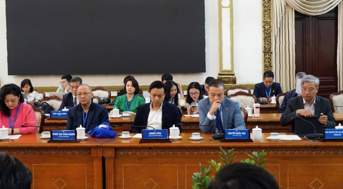 Hội nghị “Người Việt Nam ở nước ngoài tiêu biểu đồng hành cùng Thành phố chuyển đổi xanh trong kỷ nguyên số”.