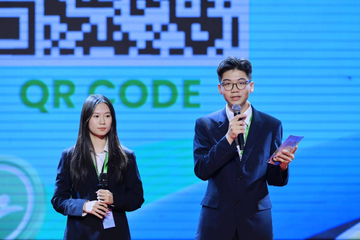 Đội Cropspiracy gồm Cao Khánh Nguyên và Hồ Đức Minh (THPT Nguyễn Siêu, Hà Nội) thể hiện năng lực tranh biện và tư duy tiệm cận chuẩn mực quốc tế qua phần thi của mình, từ đó xuất sắc giành Quán quân bảng Tiếng Anh Tiếng nói Xanh mùa 3.