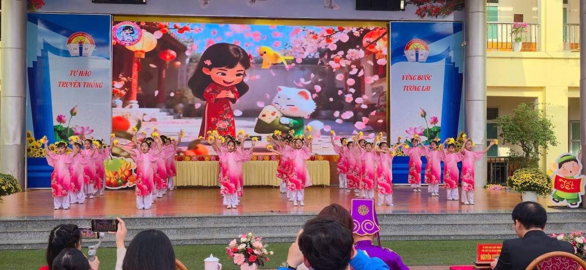 Lan tỏa yêu thương trong chương trình “Xuân kết nối – Tết yêu thương” tại Trường Tiểu học Chu Văn An