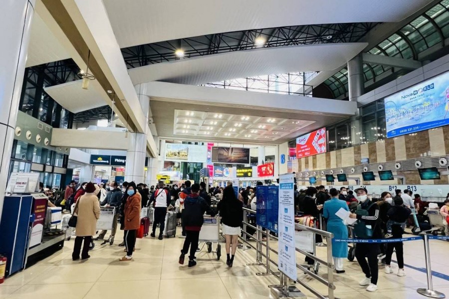 Cao điểm Tết, hành khách qua sân bay Nội Bài lên tới hơn 117.000 lượt/ngày