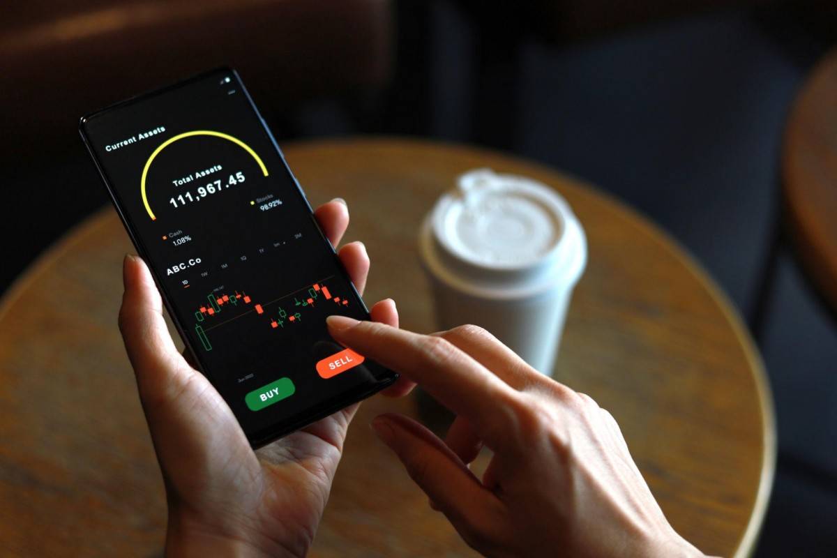 Chứng chỉ quỹ lên ngôi trong làn sóng vốn ngoại, vì sao nhà đầu tư cá nhân vẫn “đứng ngoài”?