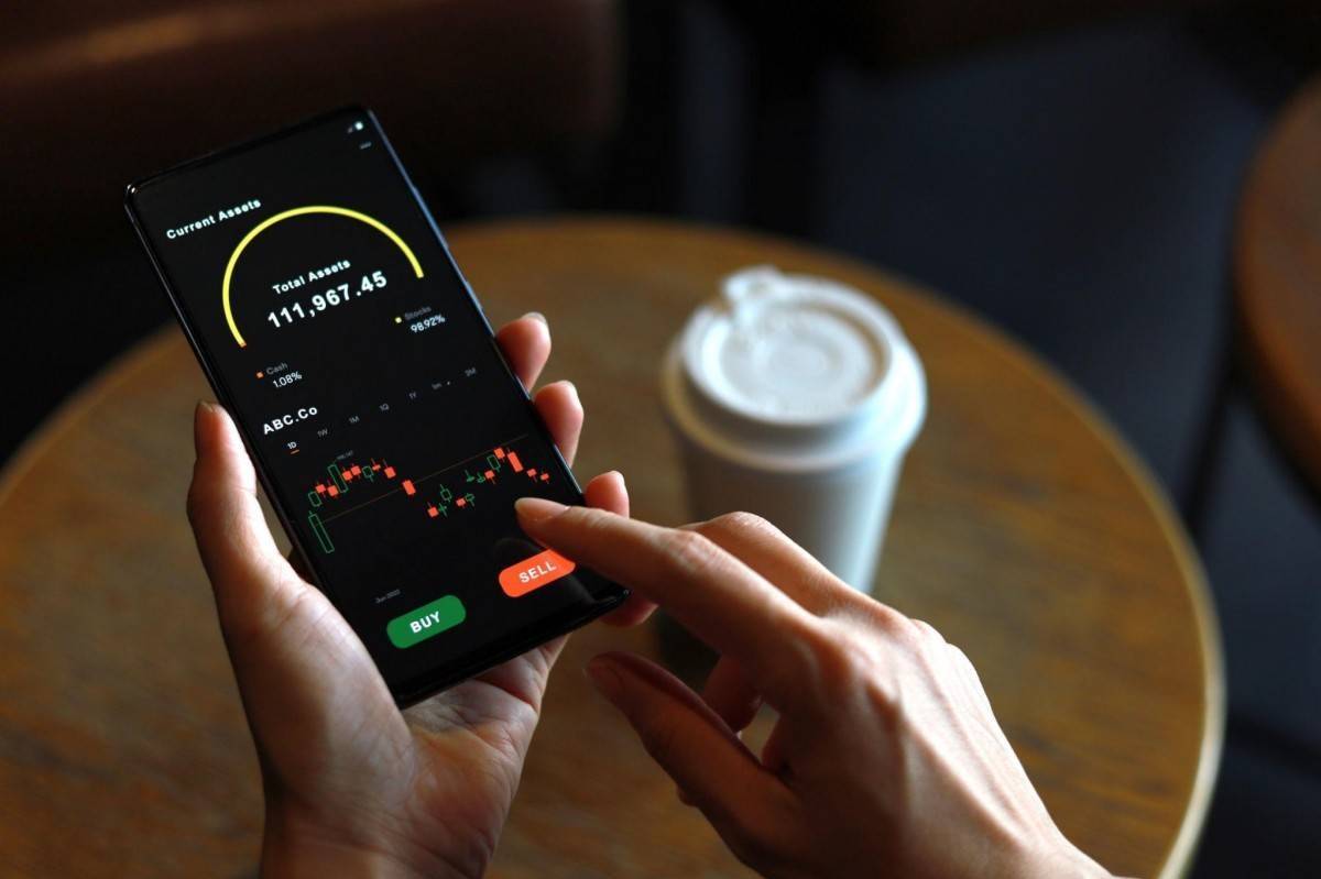 Chứng chỉ quỹ lên ngôi trong làn sóng vốn ngoại, vì sao nhà đầu tư cá nhân vẫn “đứng ngoài”?