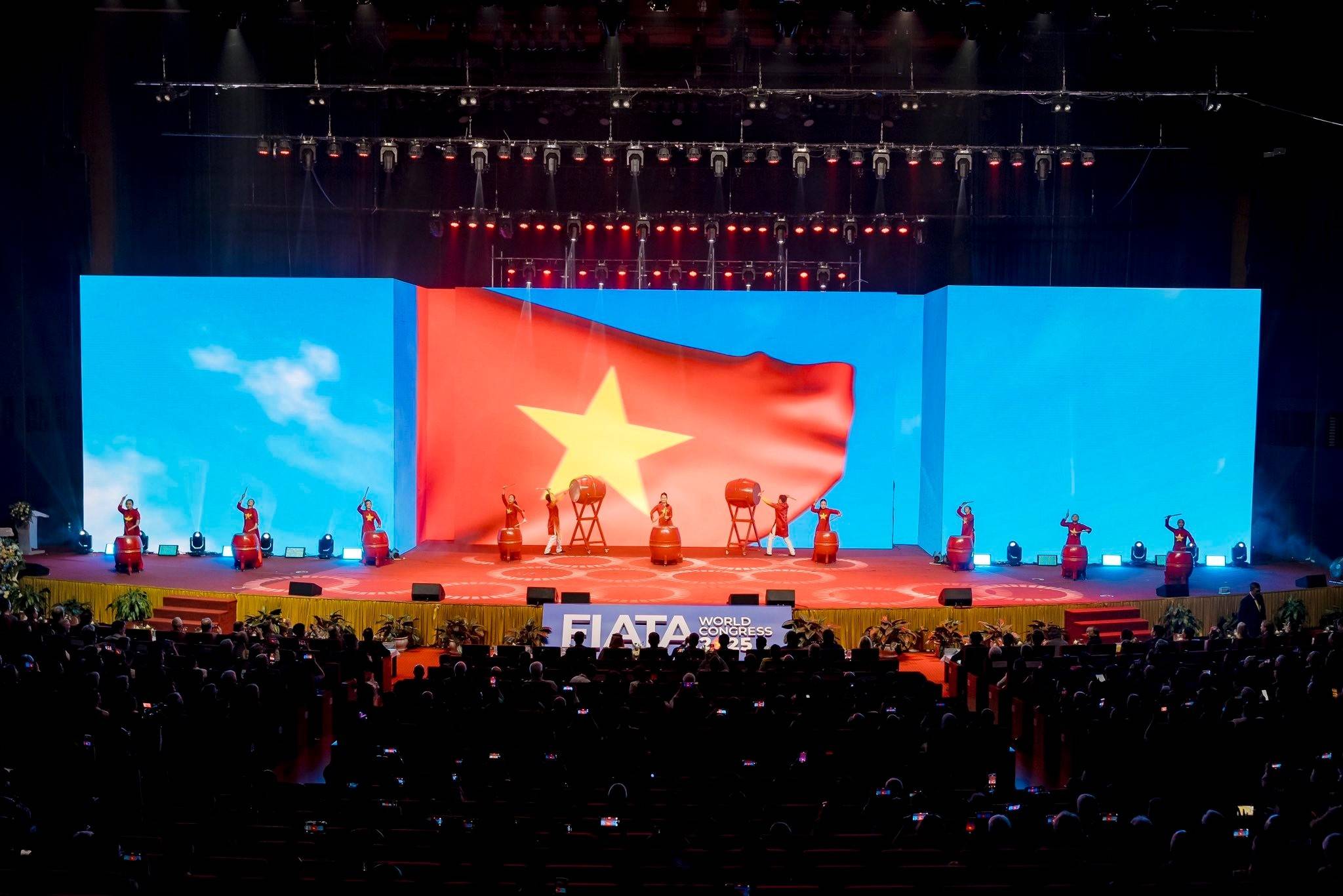 Đưa âm nhạc truyền thống Việt Nam vươn ra thế giới bằng giá trị nguyên bản