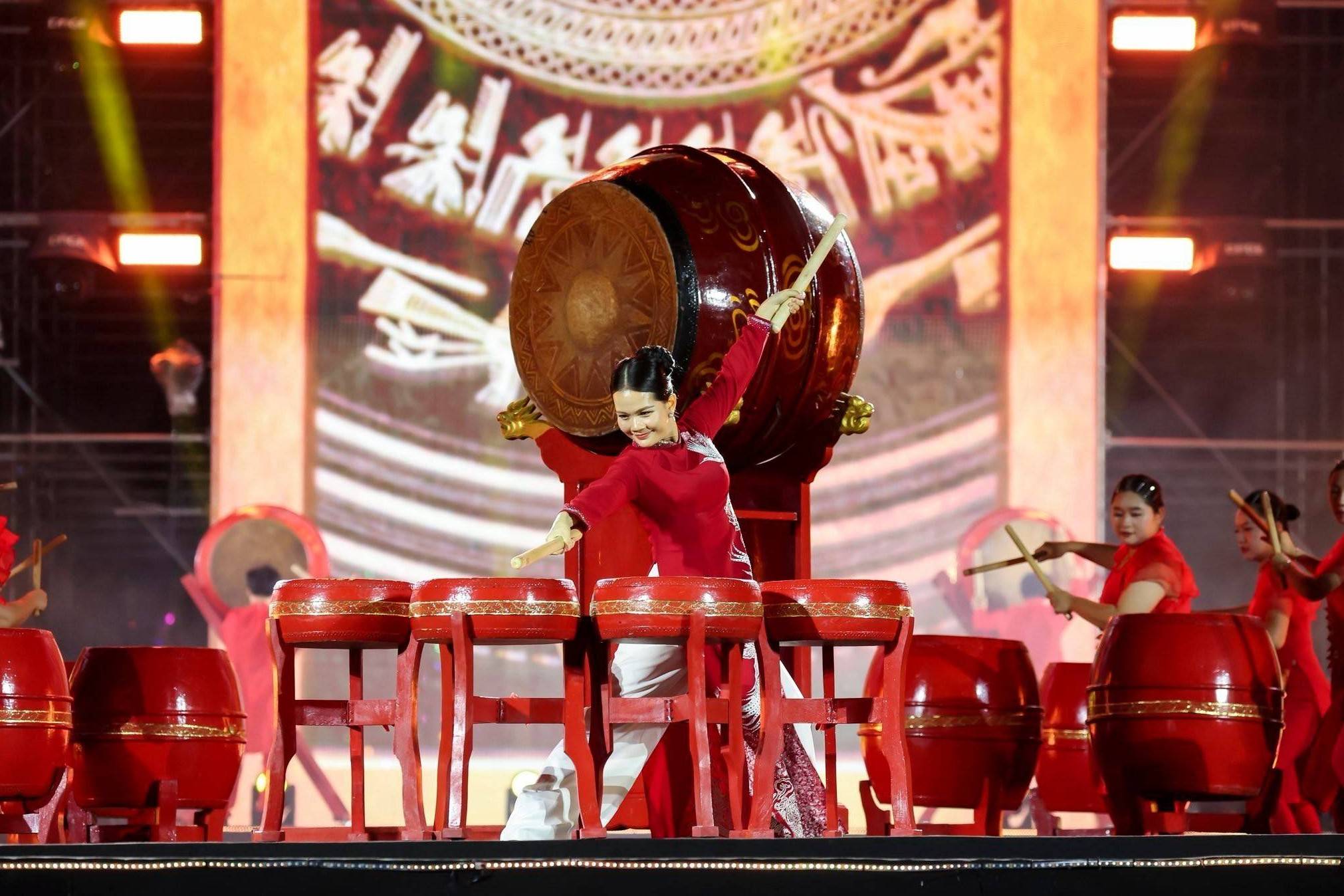 Đưa âm nhạc truyền thống Việt Nam vươn ra thế giới bằng giá trị nguyên bản