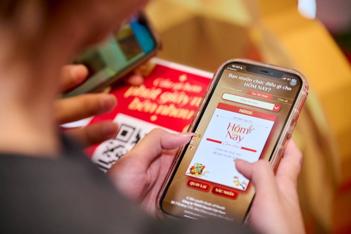 Người tiêu dùng trải nghiệm hoạt động “Lịch Tết Hôm Nay” và nhận được nhiều phần quà hấp dẫn từ Nestlé Việt Nam.