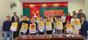 Trao quà Tết – VINA.HP  trọn nghĩa tri ân