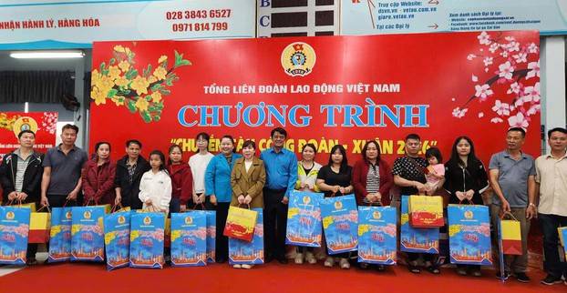 “Chuyến tàu Công đoàn” và bài toán giữ chân lao động sau Tết