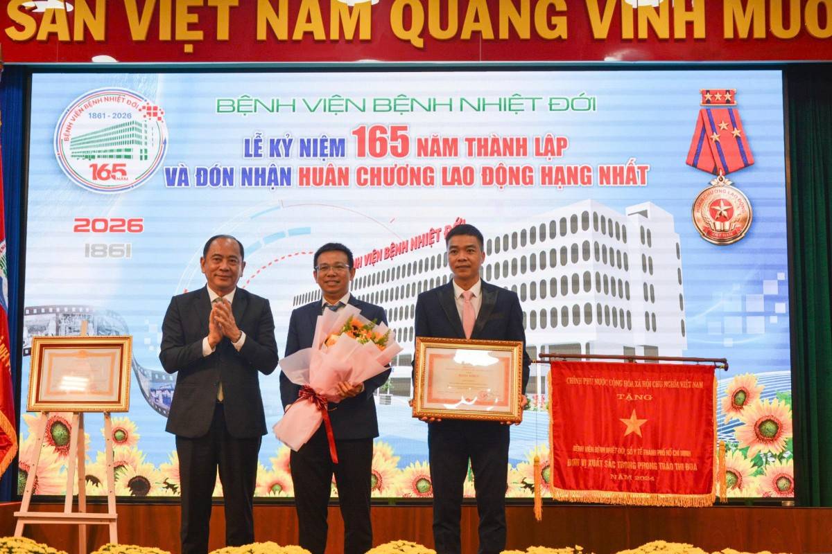 Ngoài ra, nhiều tập thể và cá nhân cũng được tặng các phần thưởng cao quý khác.