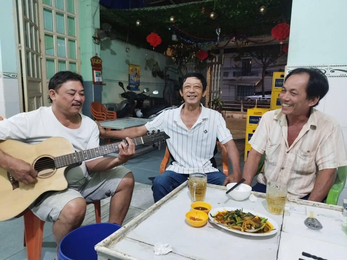 Khi guitar không cần sân khấu