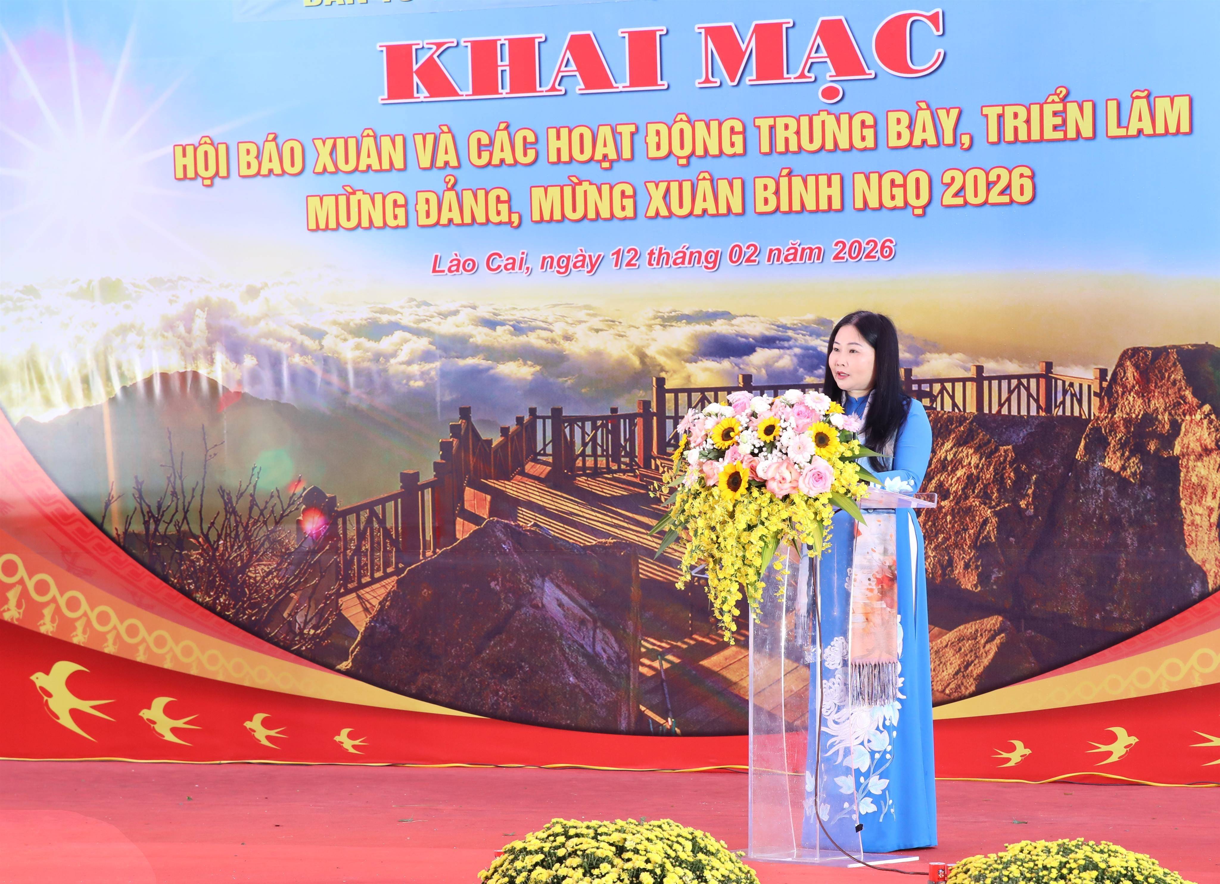 Phát biểu khai mạc, bà Vũ Thị Hiền Hạnh – Phó Chủ tịch Ủy ban nhân dân tỉnh Lào Cai, Trưởng Ban Tổ chức những ngày lễ lớn tỉnh