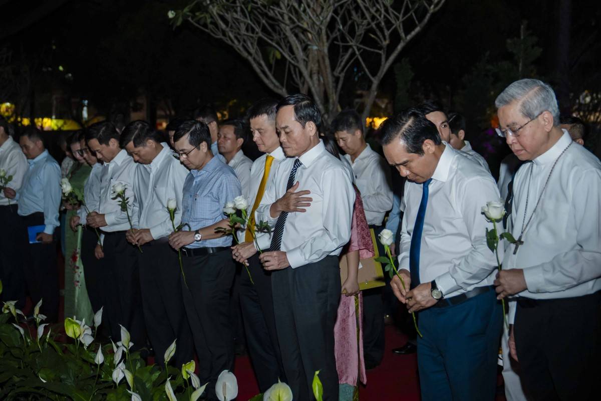 TP.Hồ Chí Minh khánh thành Công viên số 1 Lý Thái Tổ – khoảng lặng tri ân những người đã khuất vì đại dịch Covid-19