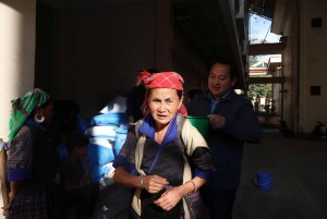 Niềm vui có gạo, Tết về với các hộ dân có nguy cơ thiếu lương thực ở Mù Cang Chải