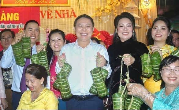 TP. Hồ Chí Minh: Chợ hoa Tết Bình Đông 2026, sắc xuân hội tụ, kết nối vùng miền giữa lòng Thành phố