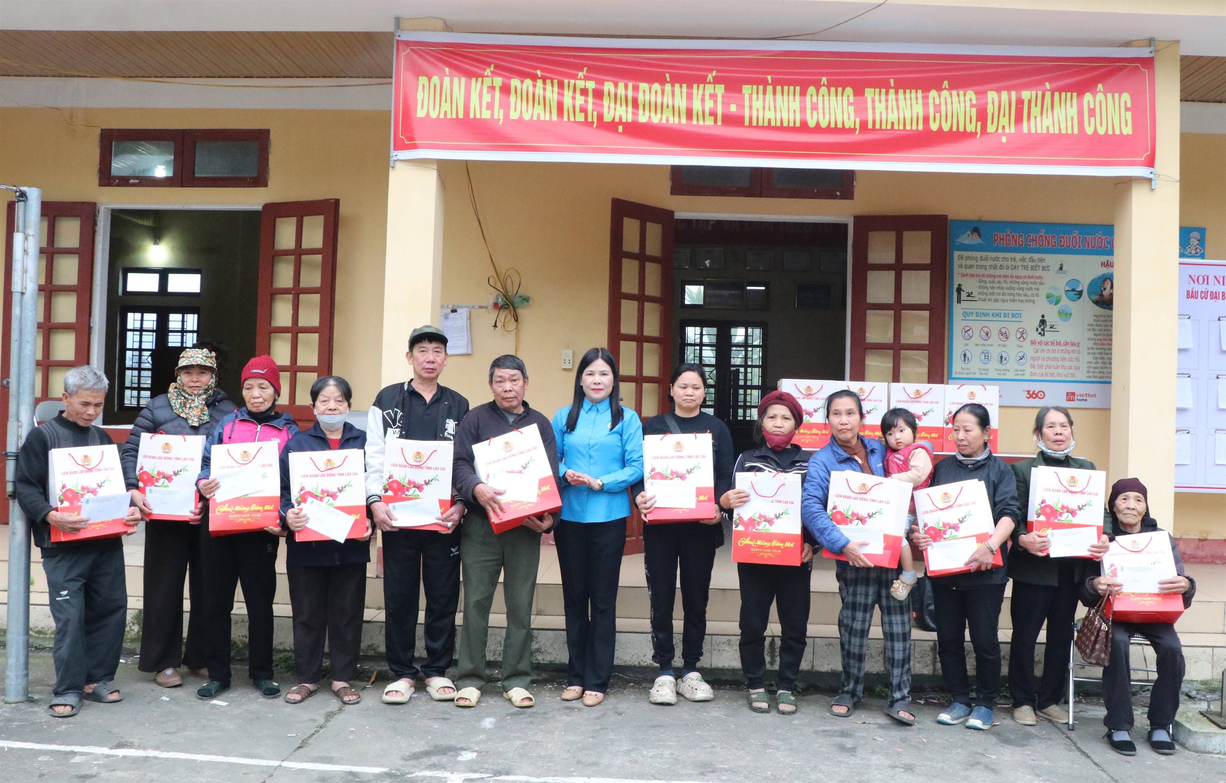 Lào Cai: Xuân về từ mái nhà Công đoàn, gửi trọn yêu thương đến người lao động