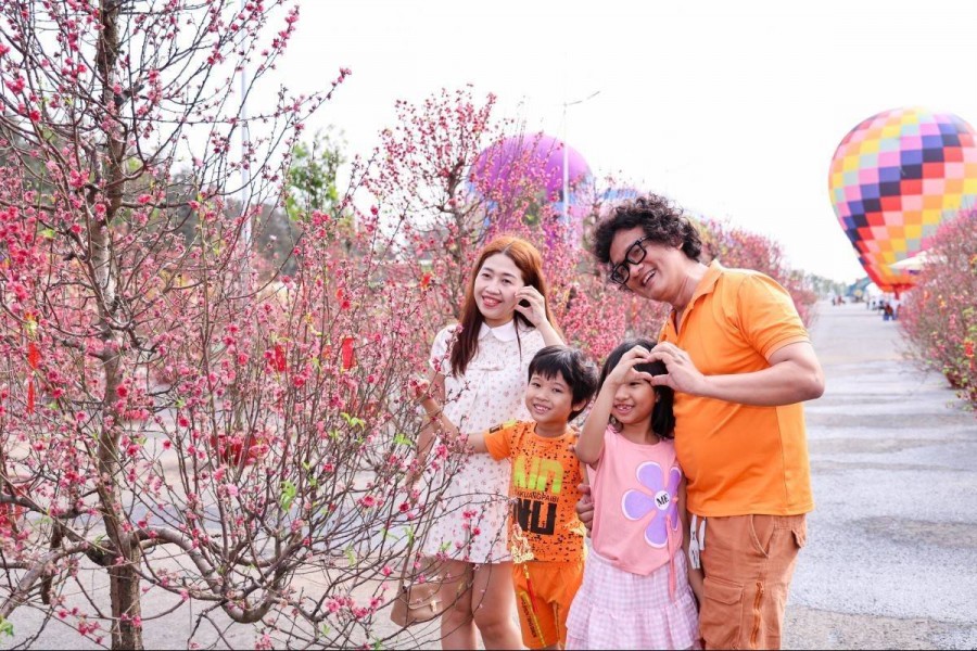 Từ tình yêu đôi lứa đến đoàn viên gia đình: Cần Giờ rực rỡ mùa Valentine