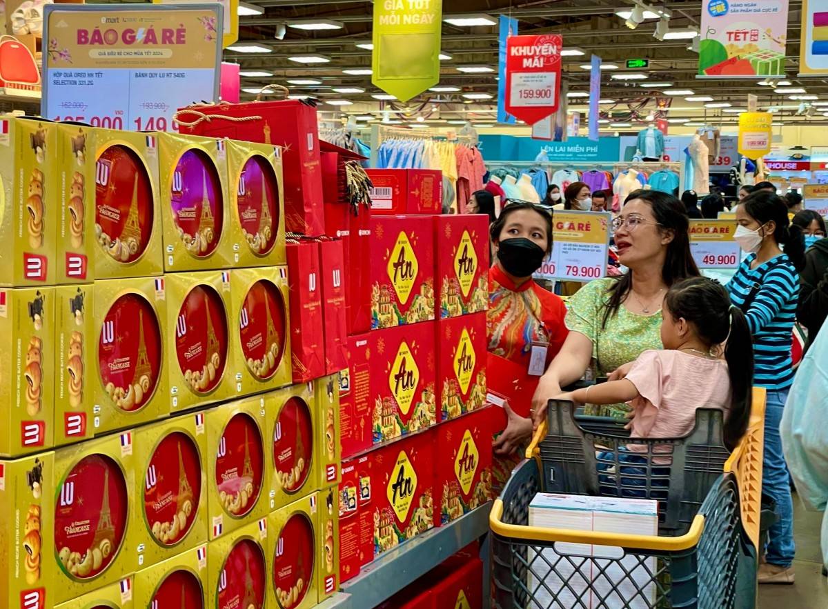 TP Hồ Chí Minh vào cao điểm sắm Tết, sức mua tăng gấp 3-4 lần ngày thường