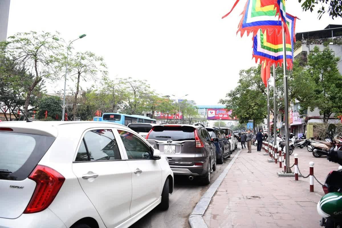 Hà Nội mở rộng điểm trông giữ xe, miễn phí Metro và 128 tuyến buýt dịp Tết Bính Ngọ 2026